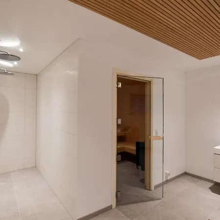 Nice In W/ Sauna And 5 Bedrooms בית נופש פארביילה