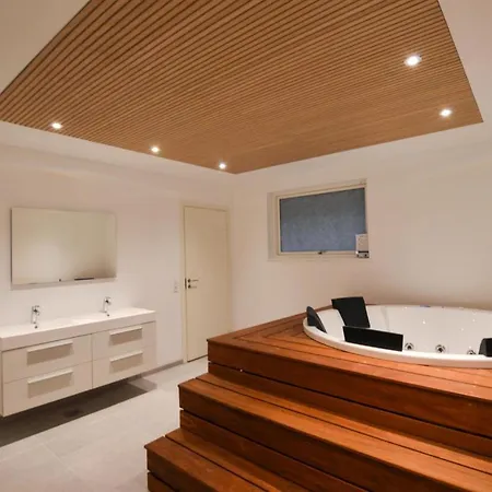 Nice In W/ Sauna And 5 Bedrooms פארביילה