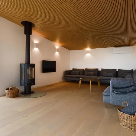 Nice In W/ Sauna And 5 Bedrooms בית נופש *
